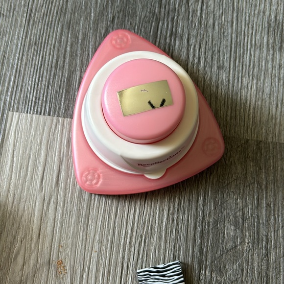 Multi metal tag punch assortment - Picture 4 of 6